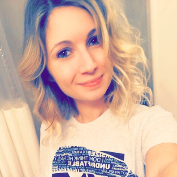 Meet your Posher, Ashley - Picture 1 of 1